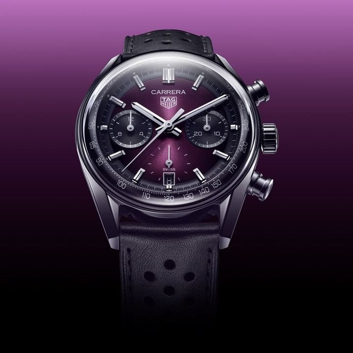 The domed sapphire crystal of the Glassbox has become a house trademark, as on this new TAG Heuer Carrera chronograph with its smoky dial in colours graduating from black to purple, 39mm case and Heuer 02 (TH20-00) calibre.