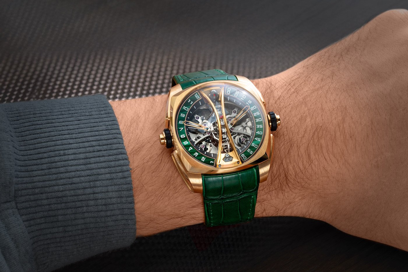 Cyrus Klepcys Vertical Skeleton Tourbillon Malachite in two pieces only