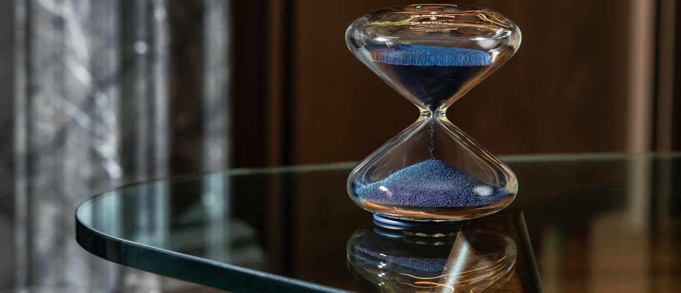 De Bethune: a new vision of Marc Newson's Hourglass