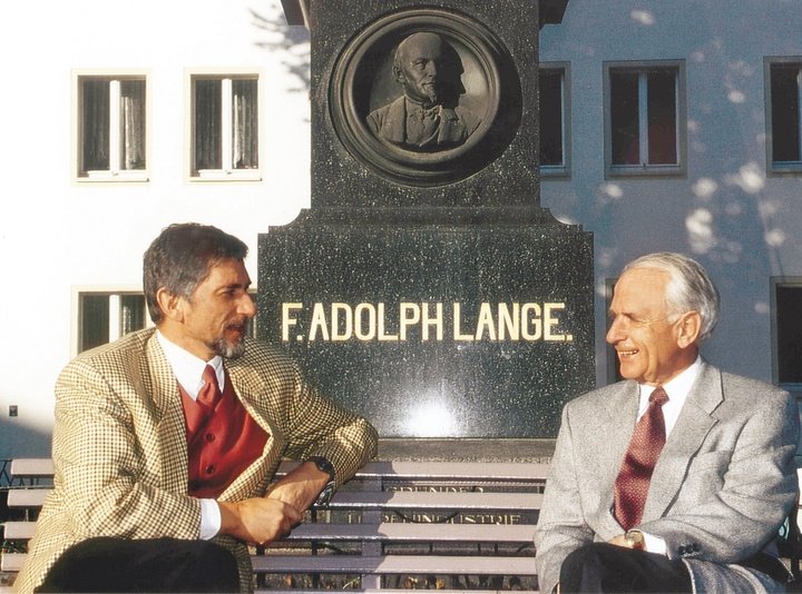 Günter Blümlein and Walter Lange at the F. Adolph Lange memorial in Glashütte in 1991