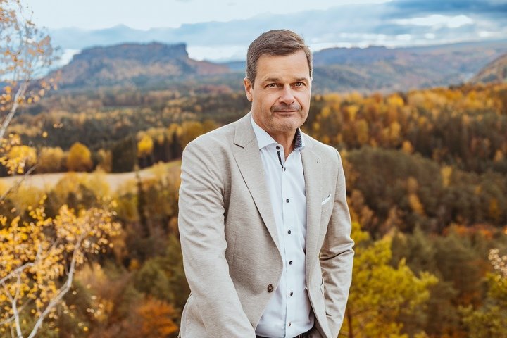 Chief Executive Thilo Mühle represents the fifth generation at the head of the firm. His children have already incorporated the company to ensure succession.