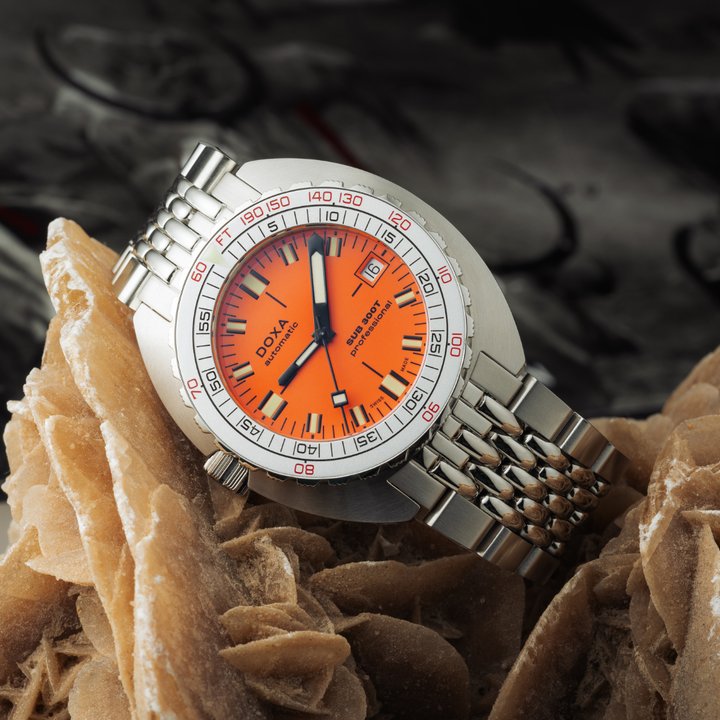 Doxa introduces the Sub 300T Aristera limited edition for left-handers