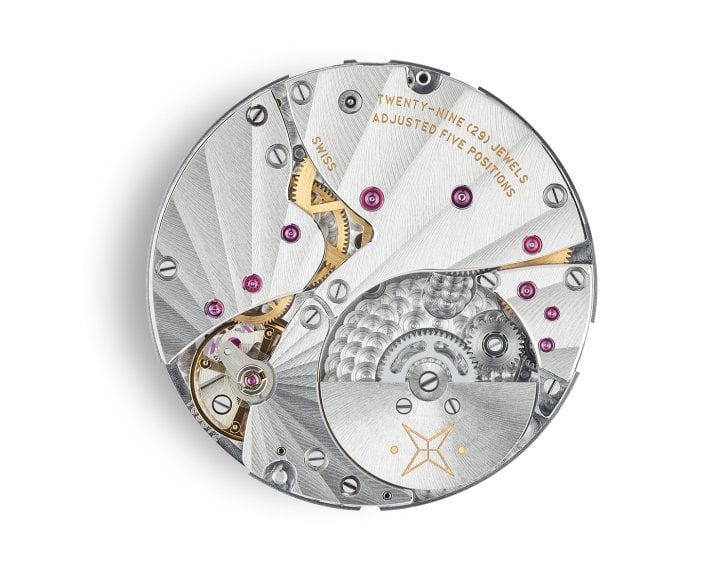 Extra-thin micro-rotor (2.60mm - 30mm). The Seed VMF 5401 movement offers an elegant and uncluttered design that stands out for its harmonious proportions and finesse. Placed in the body of the mechanism, its micro-rotor contributes to its refined aesthetics. 